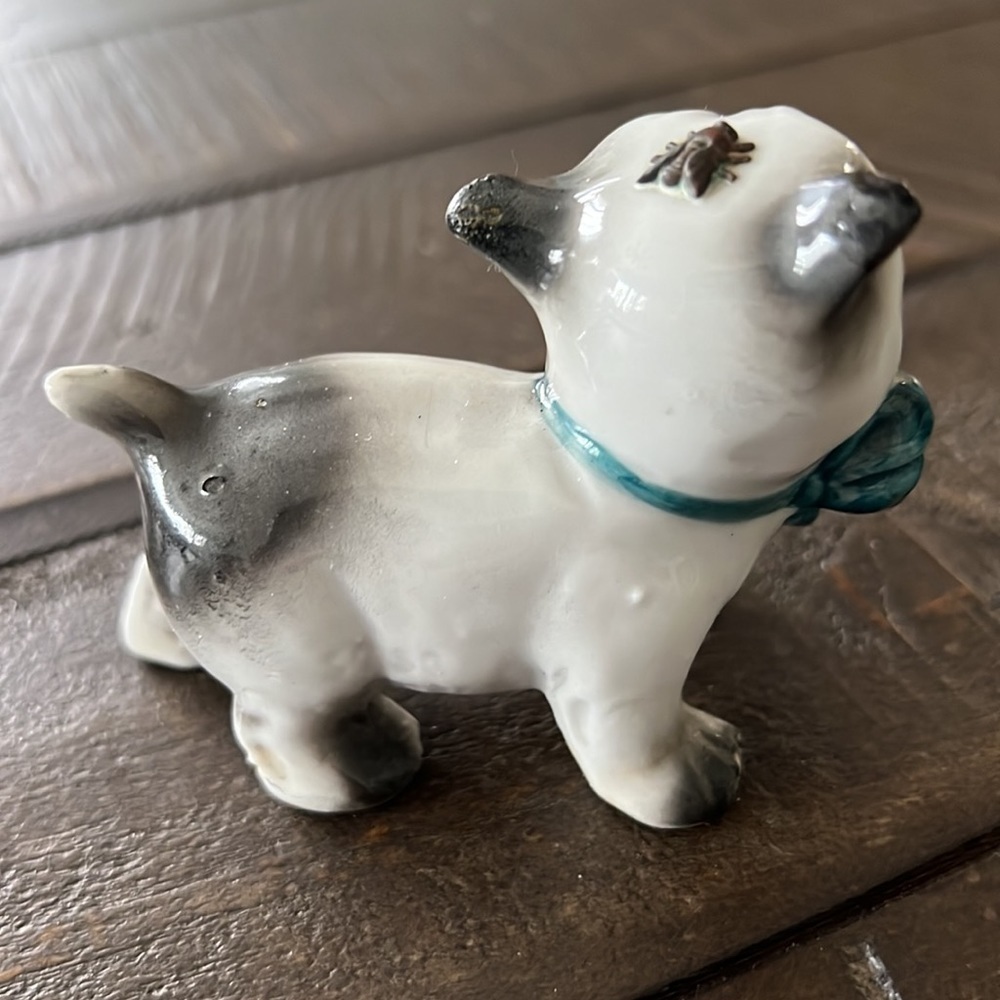 Vintage Google Eyed Bulldog with Bug on Head and Bow - Picture 4 of 7